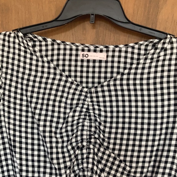 Relisted SO black white check short sleeve cinch front cinch waist top L jrs - Picture 7 of 14